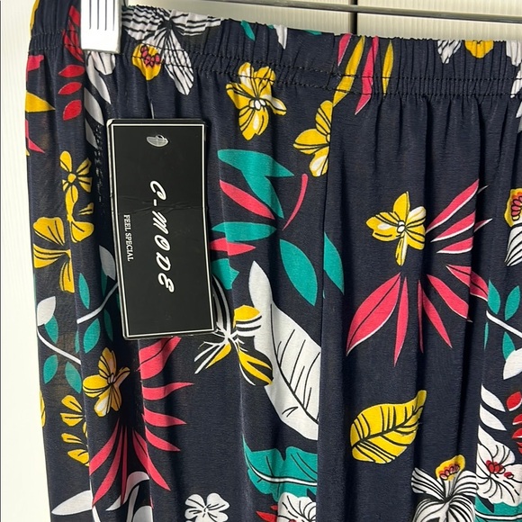 Floral Wide-Leg Pants size M - Picture 4 of 8